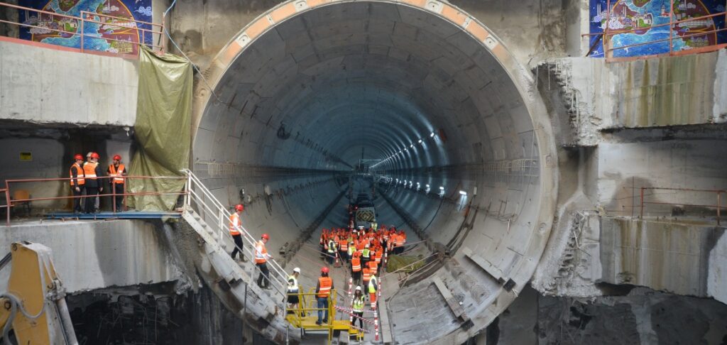 construction souterraine tunnel béton